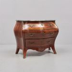 1221 8534 CHEST OF DRAWERS